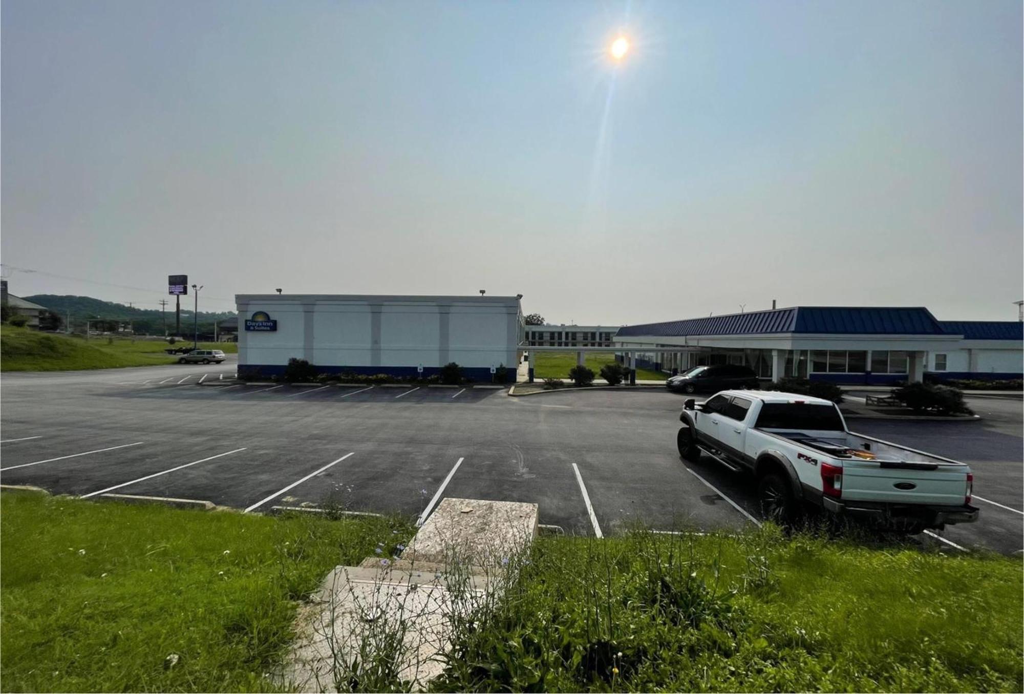 Days Inn & Suites By Wyndham York Kültér fotó